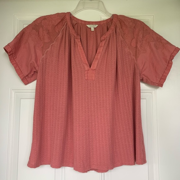 Lucky Brand Tops - Lucky Brand Embroidered Sleeve Knit V-neck Top -Lg